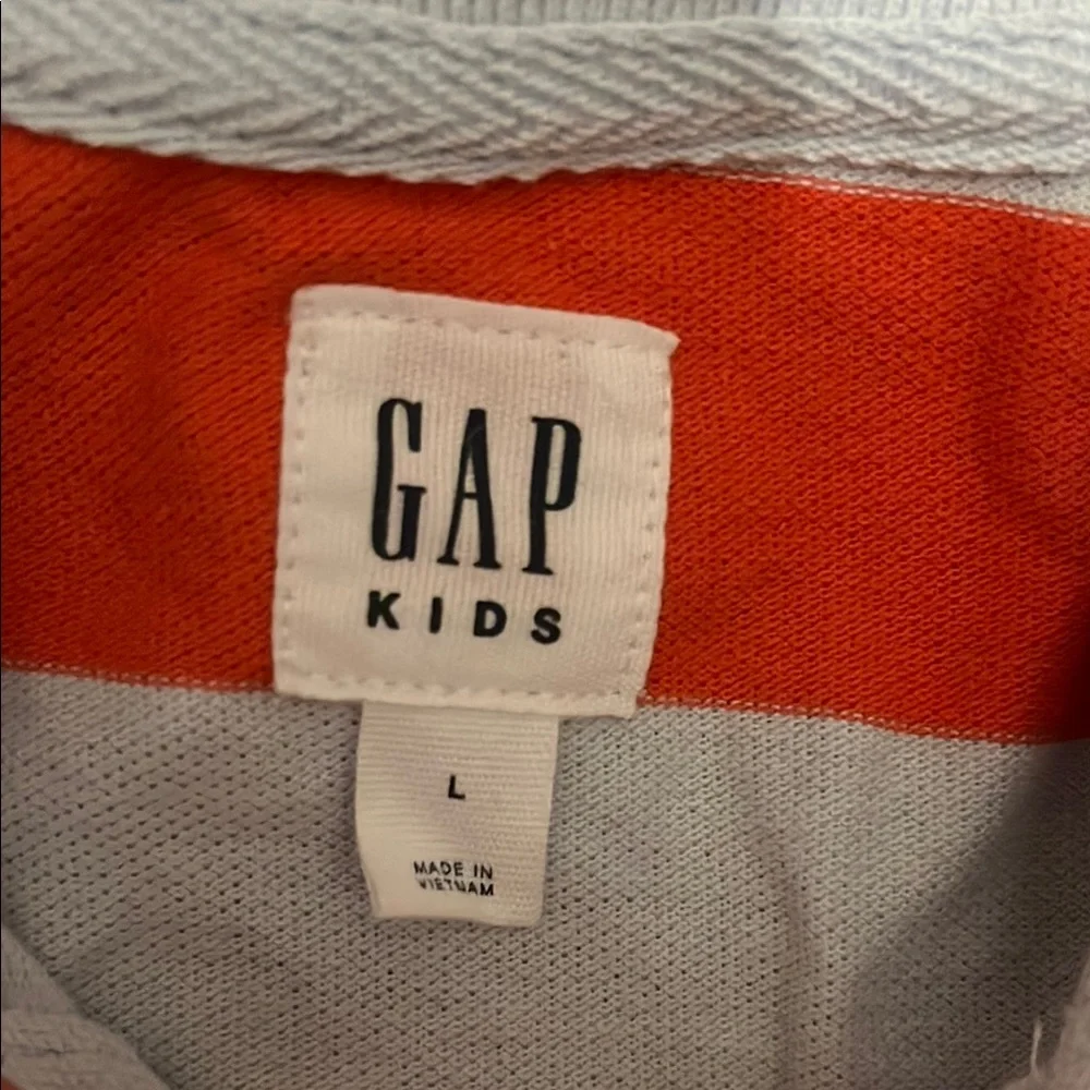 GAP stylish striped